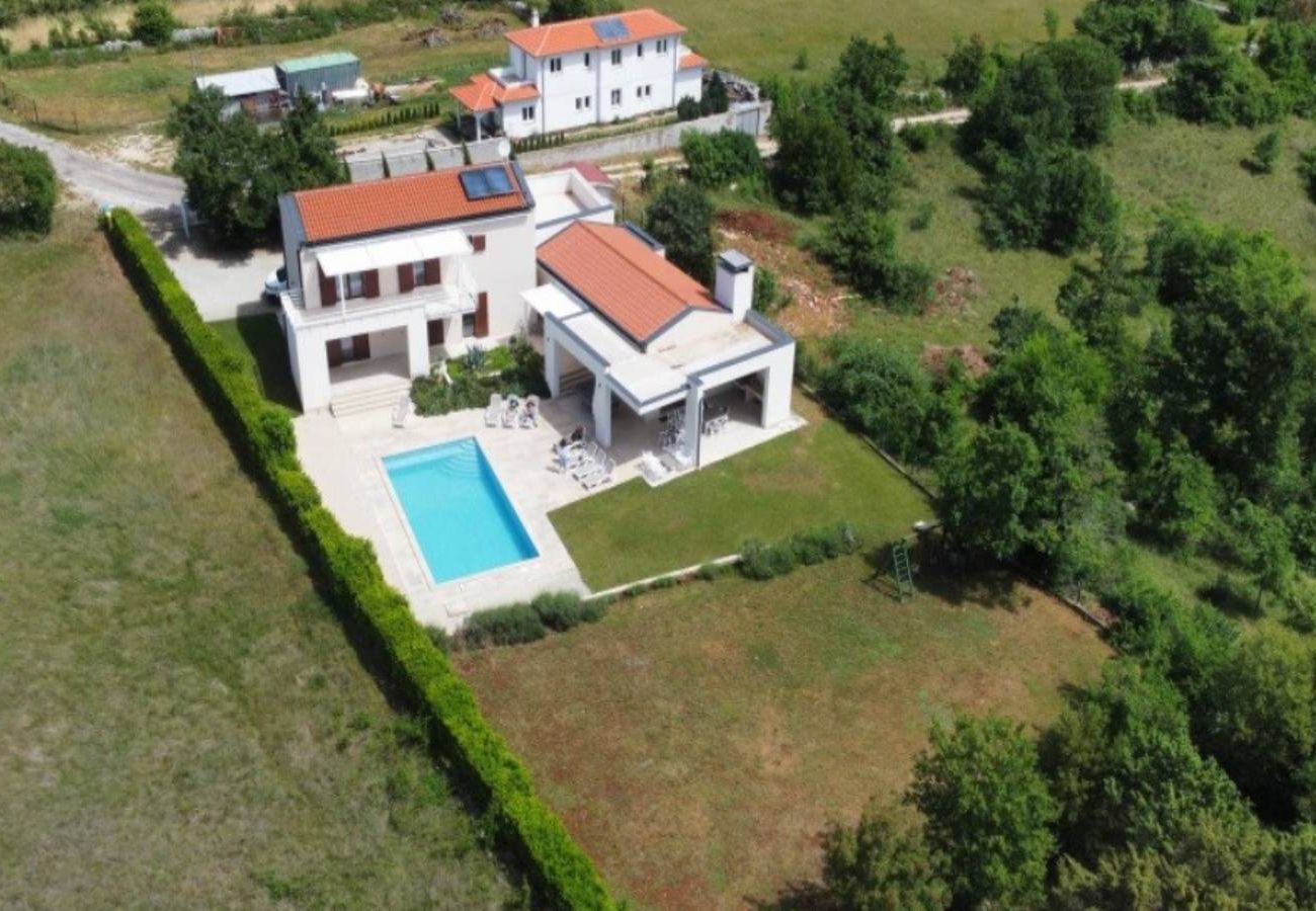 Villa a Štokovci - Villa Dora in Central Istria kids friendly with private pool and playground for 10 persons