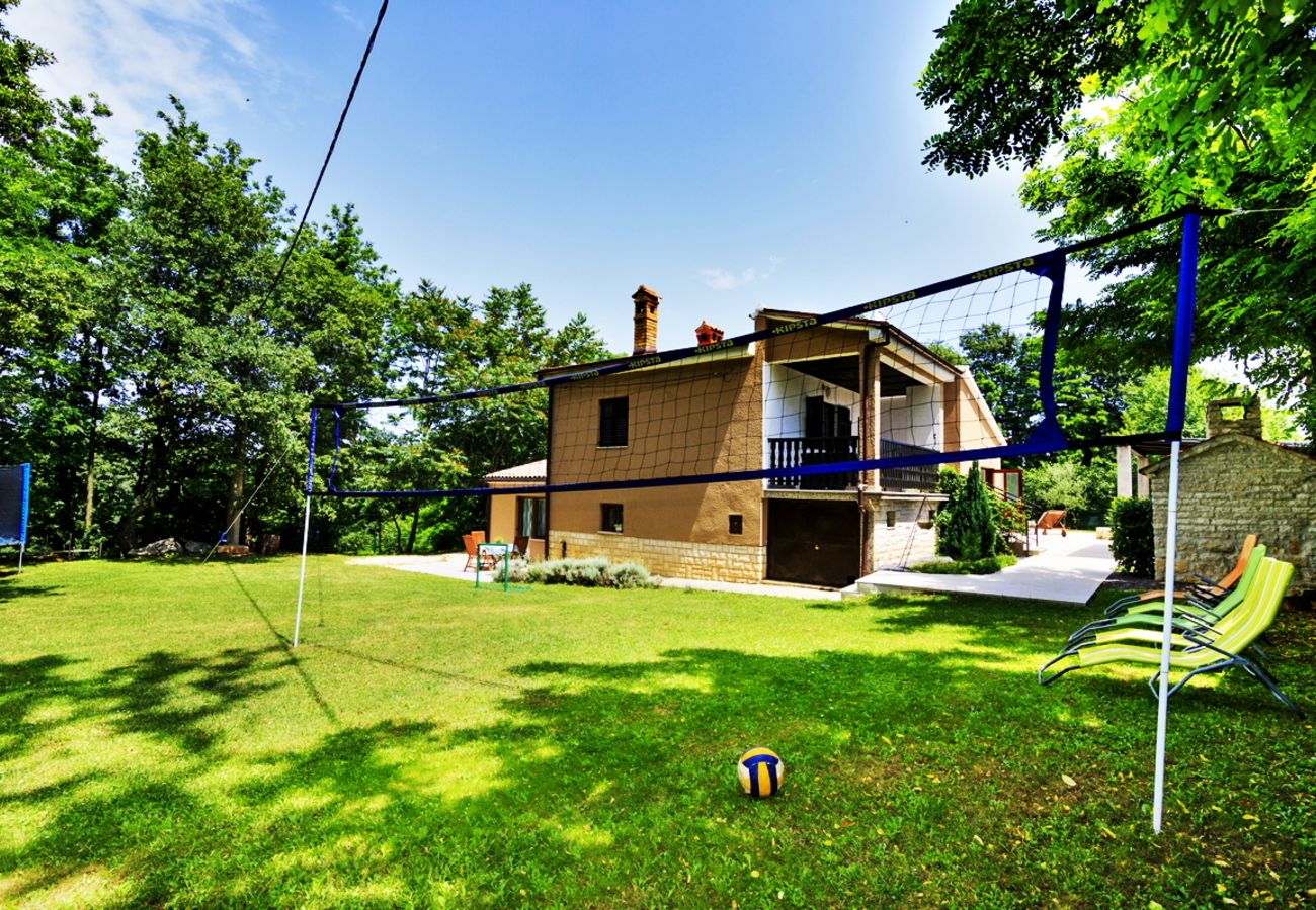 Villa a Svetvincenat - Villa Ferlini in Central Istria with private 10000 m2 Garden