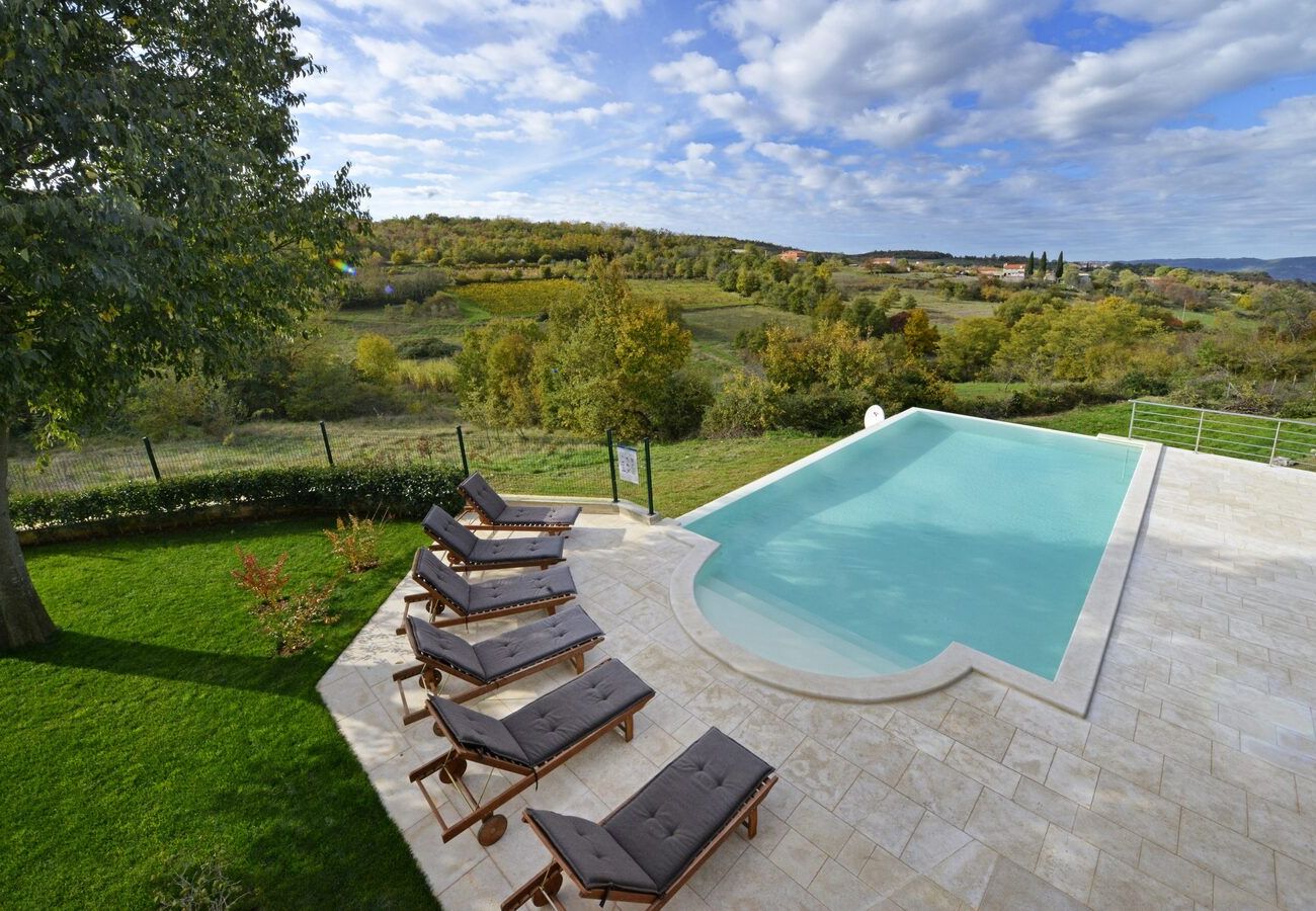 Villa a Rakotule - Villa Zvonar near Motovun with large pool (62m2) and whirlpool