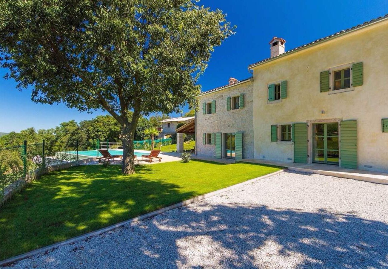 Villa a Rakotule - Villa Zvonar near Motovun with large pool (62m2) and whirlpool