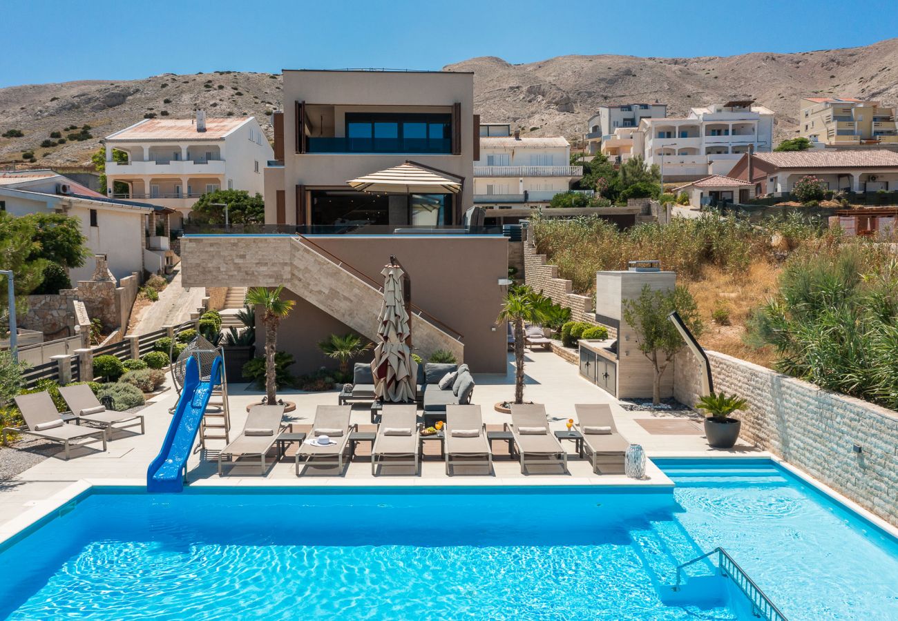 Villa a Pag - Villa Emma on Island Pag for 14 persons with sea view, wellness & pool heating