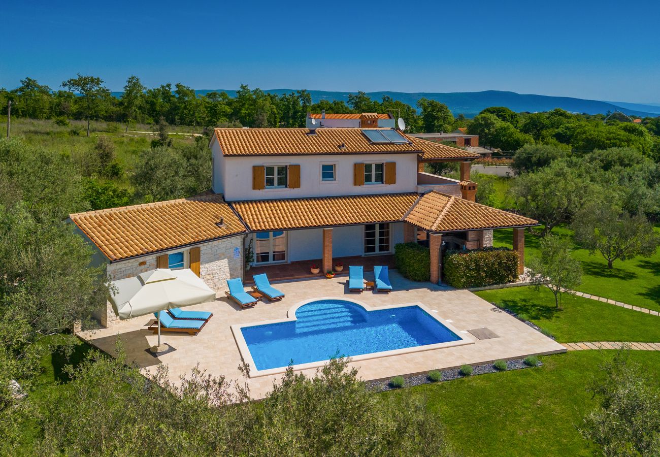 Villa a Peruški - Villa Loverka near Pula only 3 km from the beach with sea view