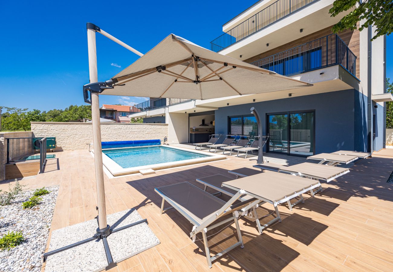 Villa a Medulin - Villa Bay I near Medulin for 9 people with heated pool - playground & whirpool only 100 meters from the beach - pet friendly