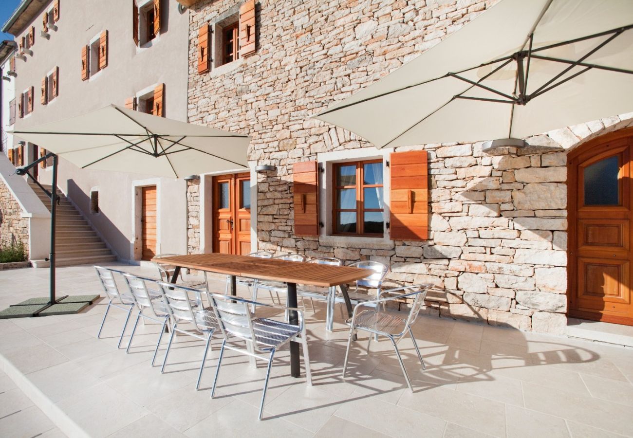 Villa a Grožnjan - Villa Poropati in Central Istria for up to 14 people with large garden & 81 m2 pool