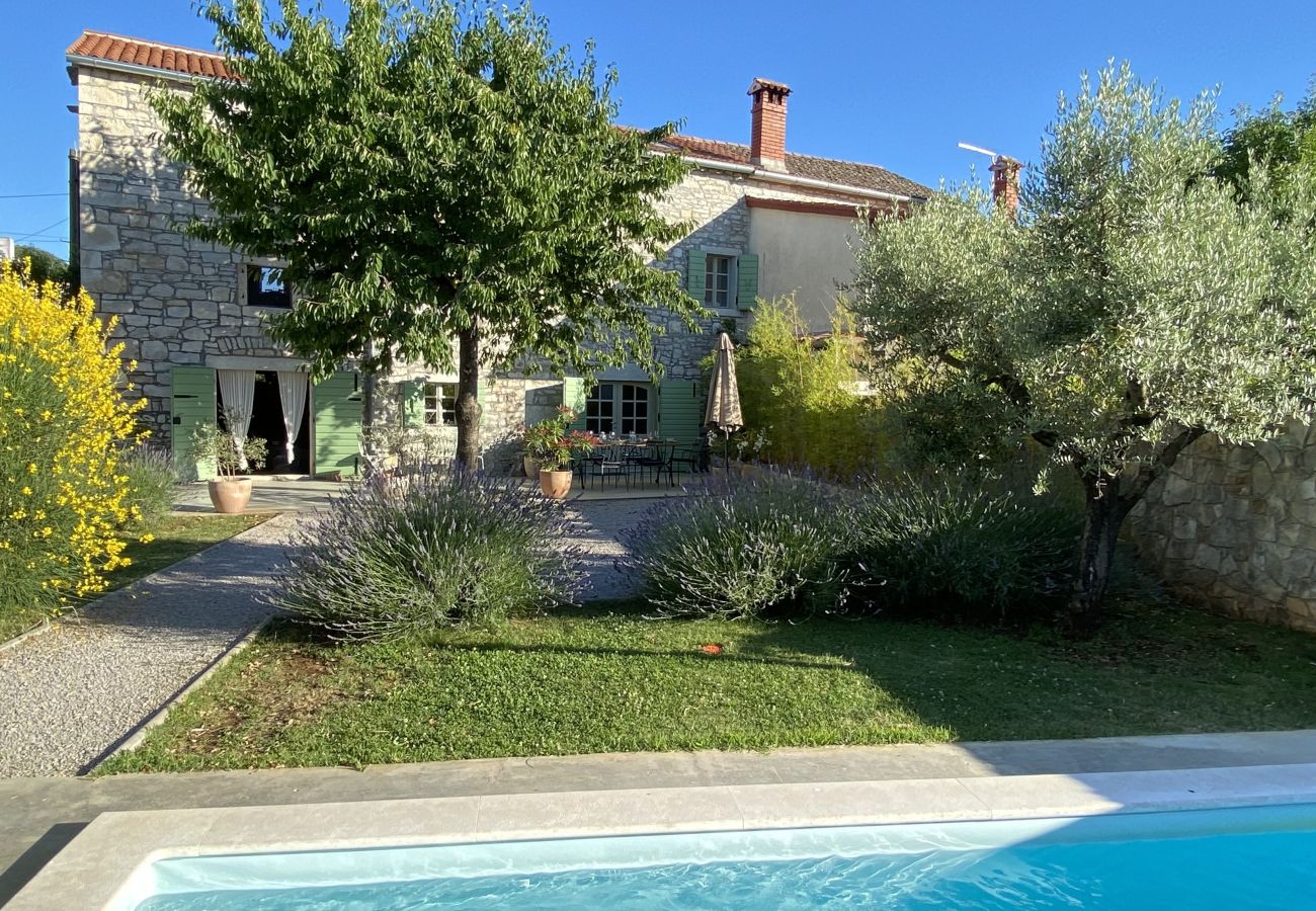 Villa a Mrgani - Villa Kalu in Central Istria for 6 people with private pool