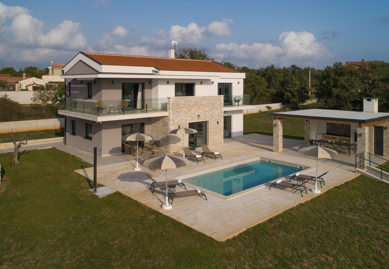 Villa a Cukrici - Villa Serena in Central Istria for 8 people with private heated pool 