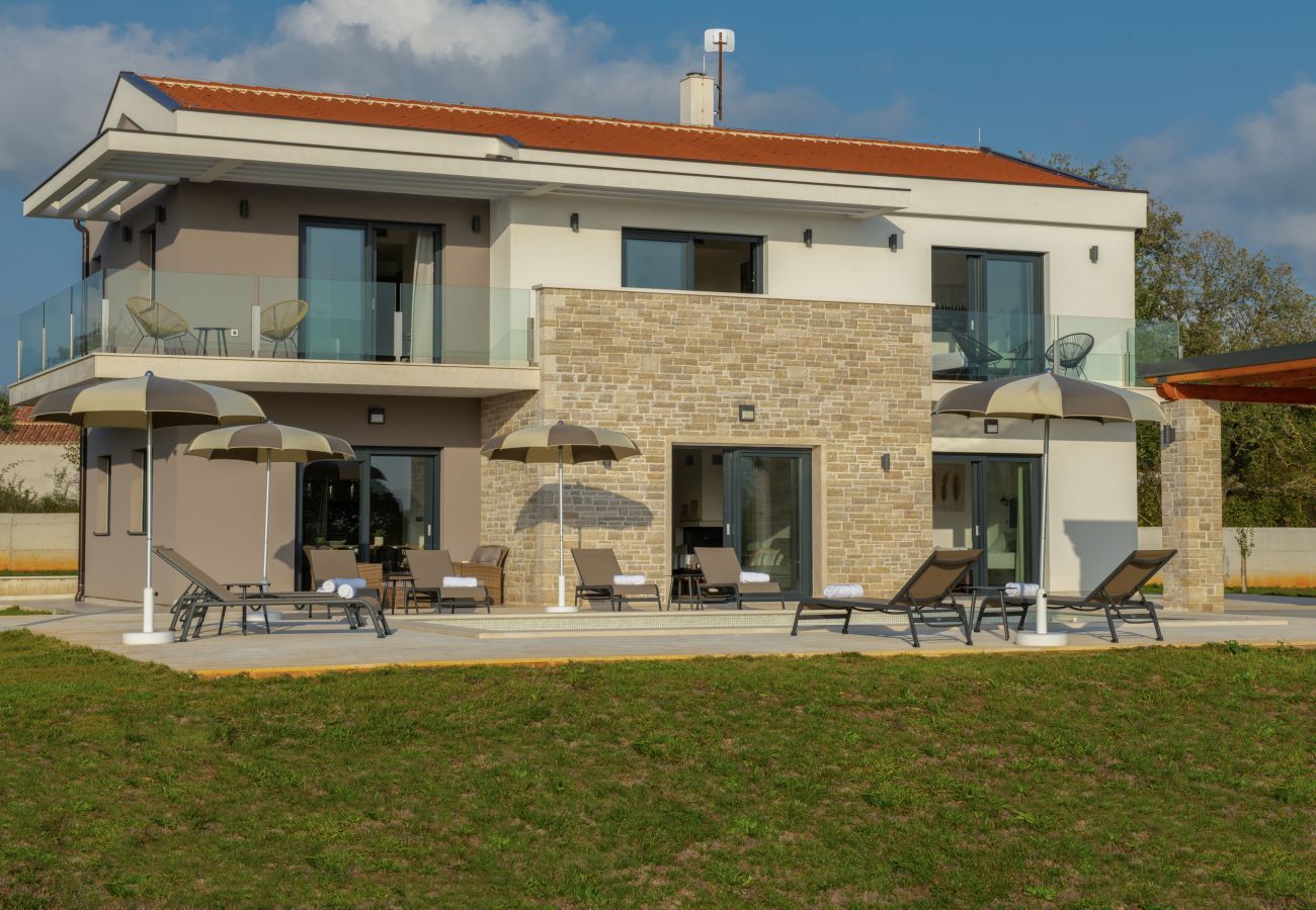 Villa a Cukrici - Villa Serena in Central Istria for 8 people with private heated pool 