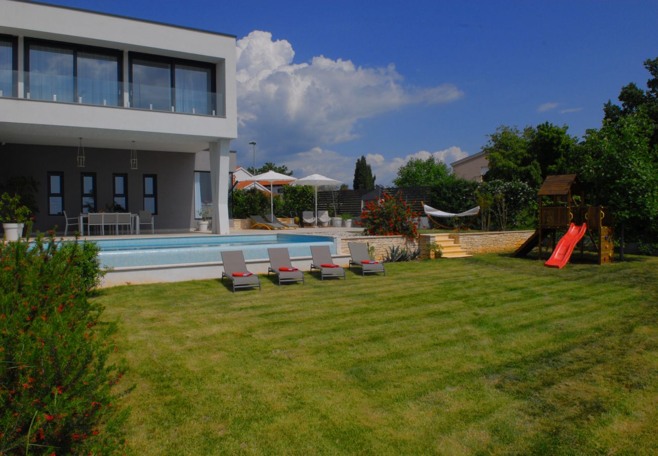 Villa a Višnjan - Villa Astera near Poreč for 8 people with infinity pool, whirlpool & sauna