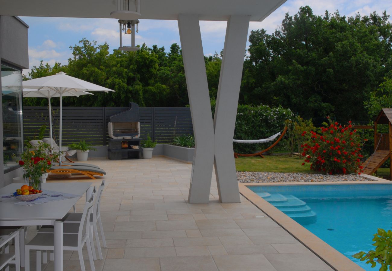 Villa a Višnjan - Villa Astera near Poreč for 8 people with infinity pool, whirlpool & sauna