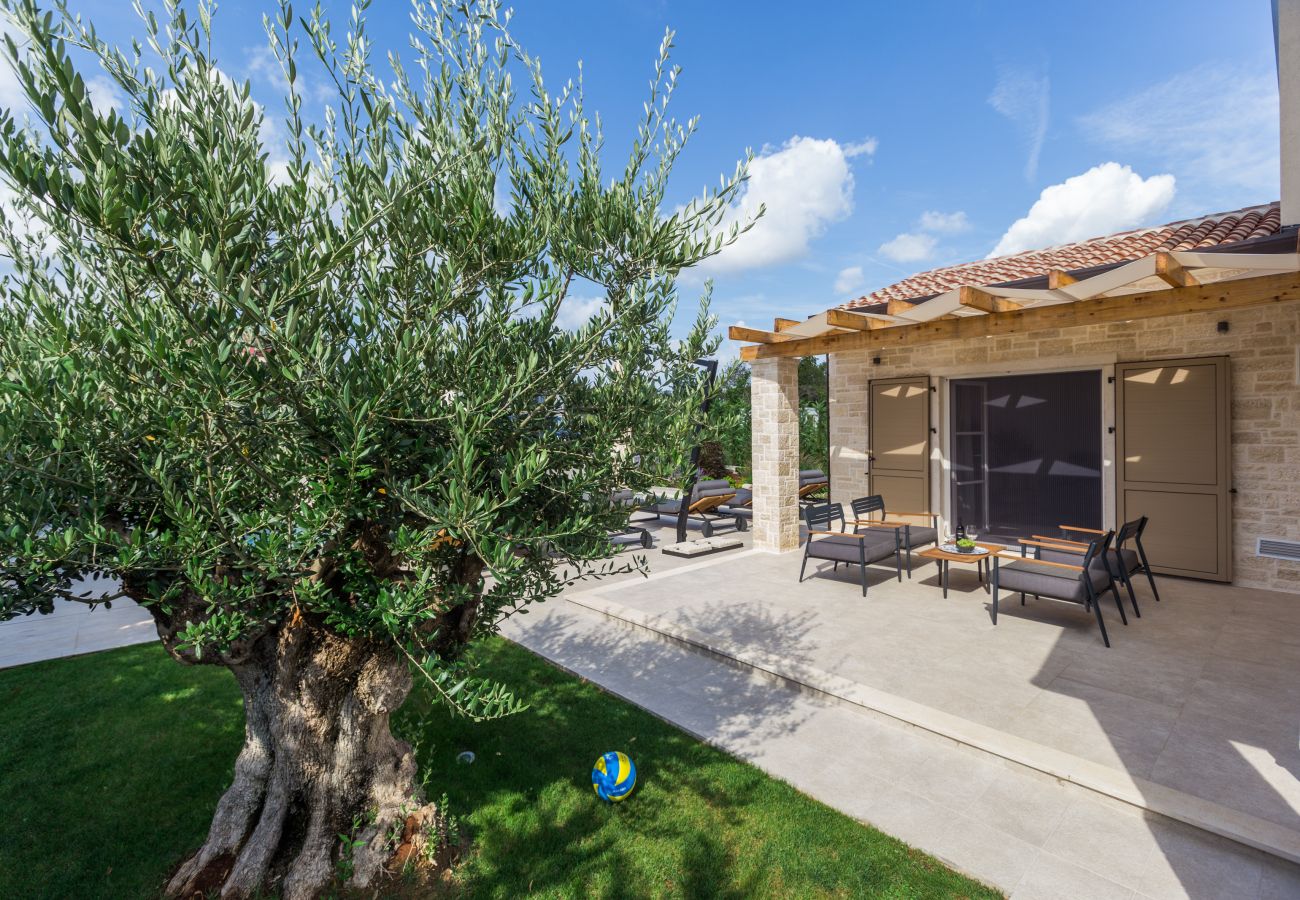 Villa a Tar - Villa No18 near Poreč for 6 people with heated pool