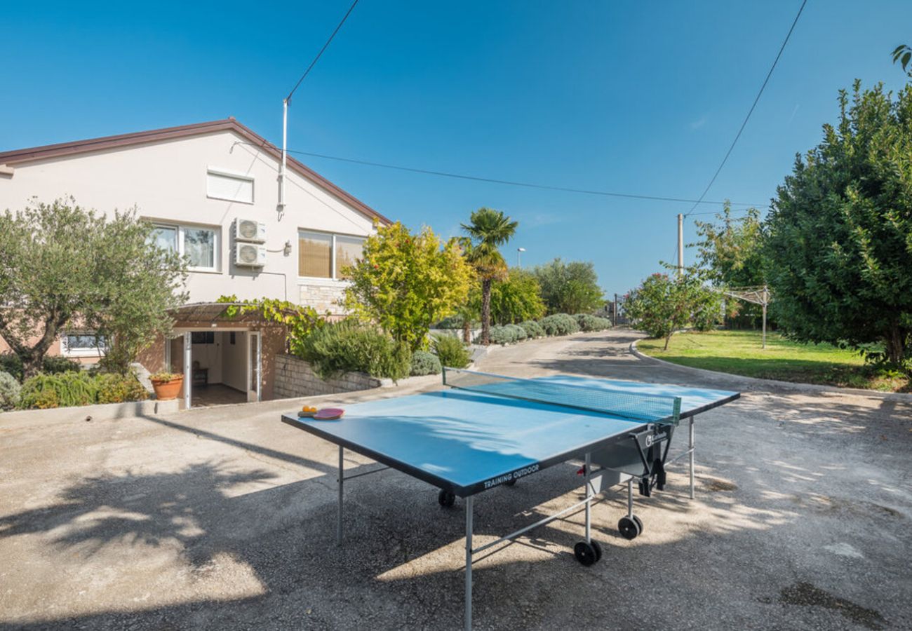 Villa a Kaštelir - Villa Viktoria near Poreč for 6 people with play room & private pool