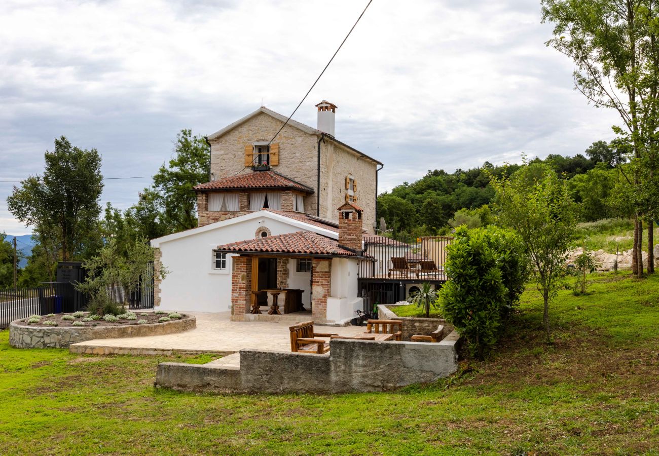 Villa a Žudetici - Villa Blazeni Miroslav Bulesic in Central Istria for 8 people with private heated pool and sauna