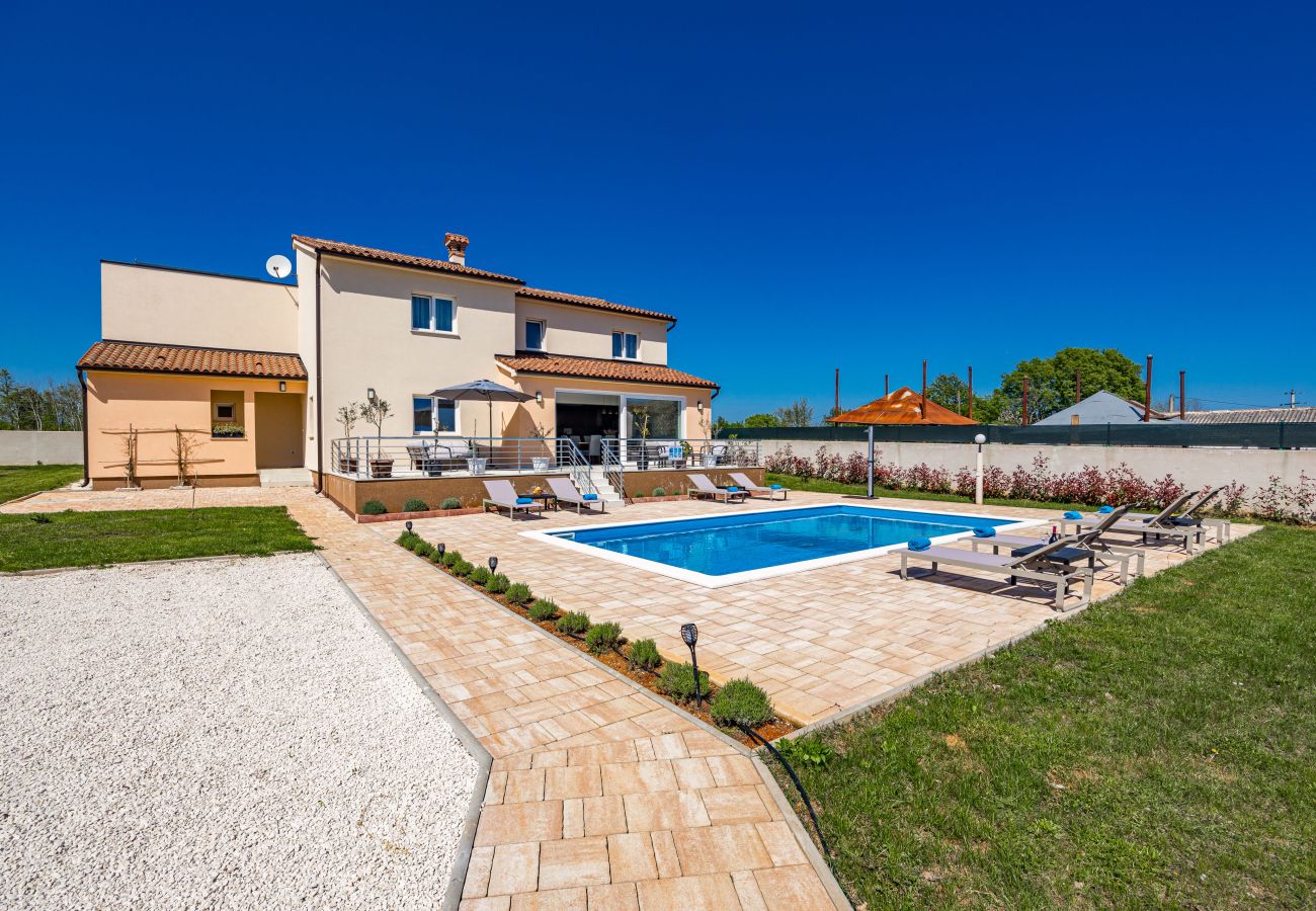 Villa a Kožljani - Villa Camelie near Barban for 10 people with playground for children, fitness & pet friendly