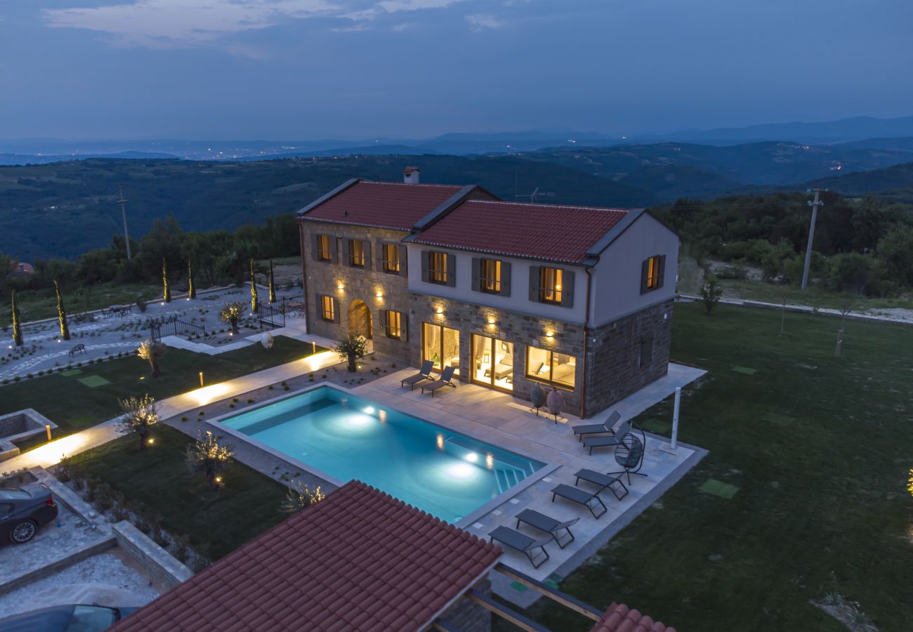 Villa a Kucibreg - Villa Paradiso in Central Istria for 11 people with large garden, sea view & wellness