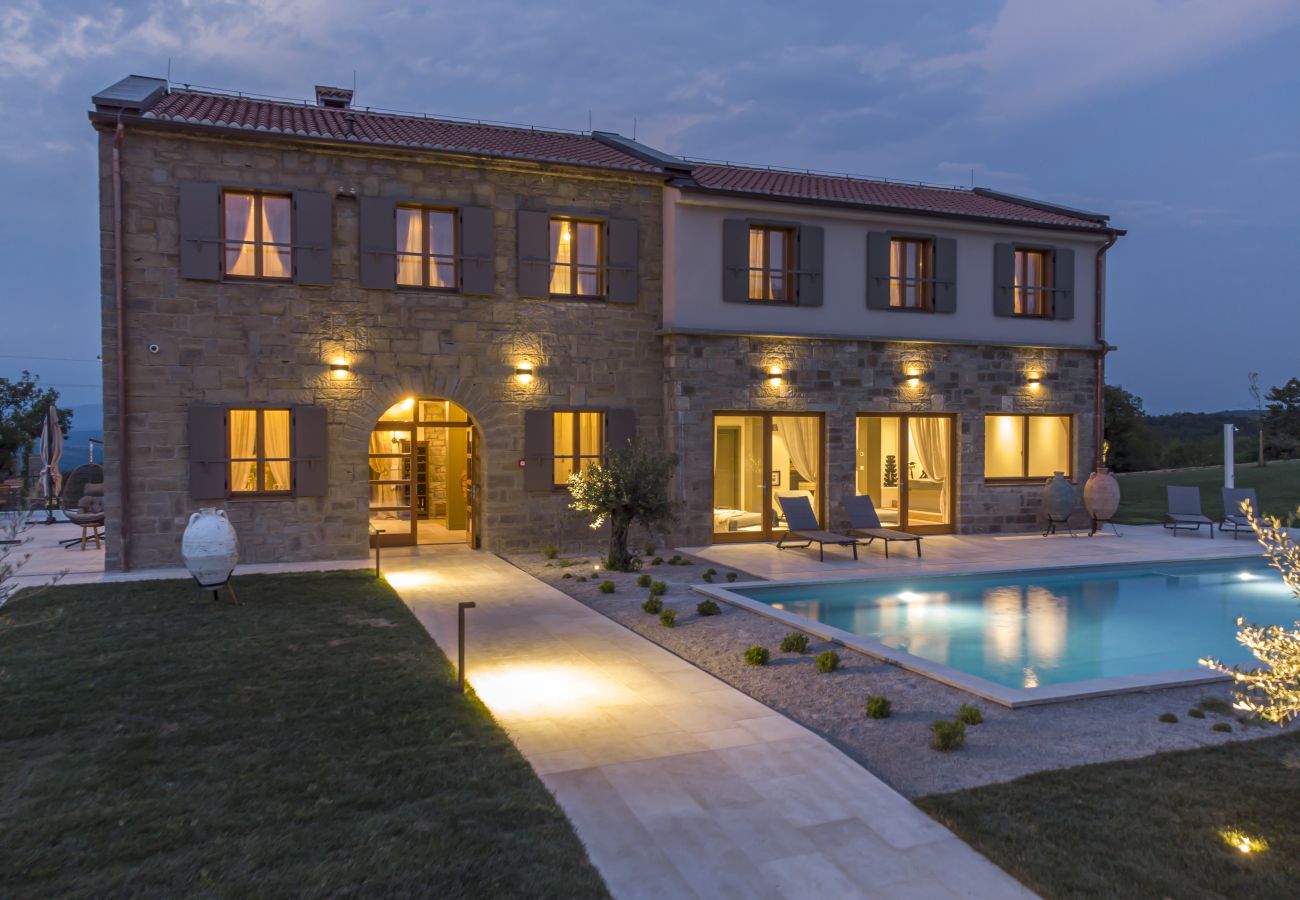 Villa a Kucibreg - Villa Paradiso in Central Istria for 11 people with large garden, sea view & wellness