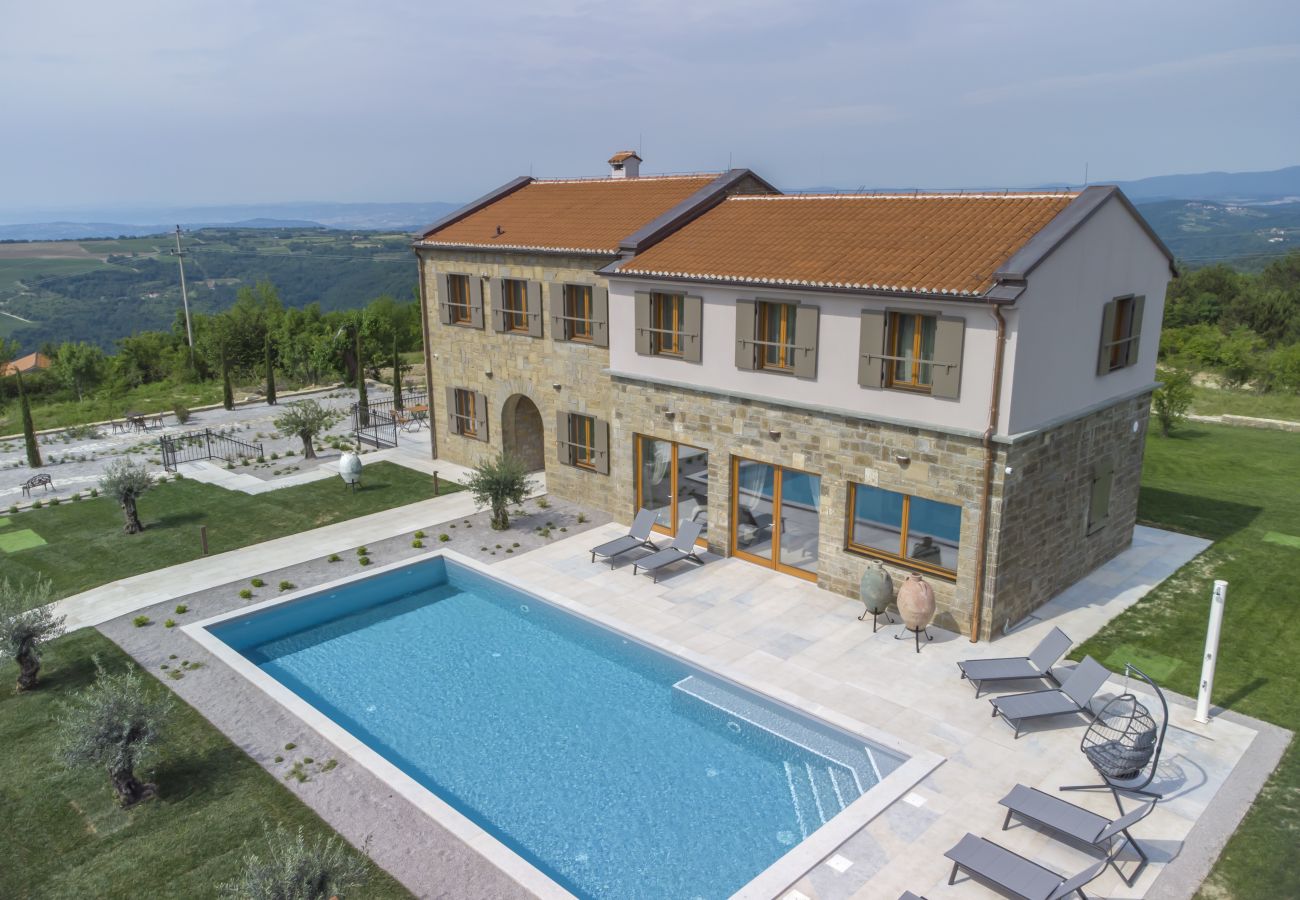 Villa a Kucibreg - Villa Paradiso in Central Istria for 11 people with large garden, sea view & wellness