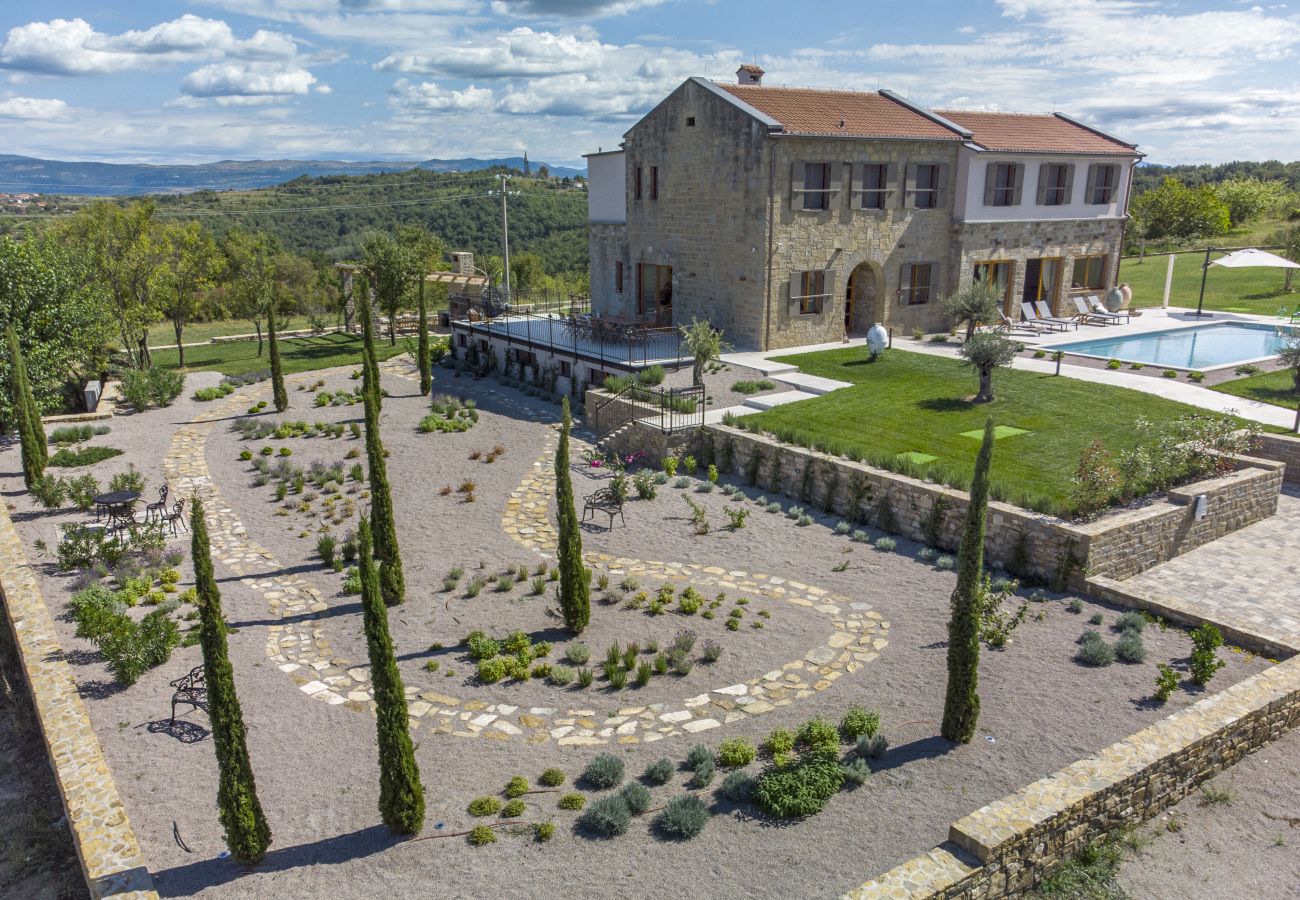 Villa a Kucibreg - Villa Paradiso in Central Istria for 11 people with large garden, sea view & wellness