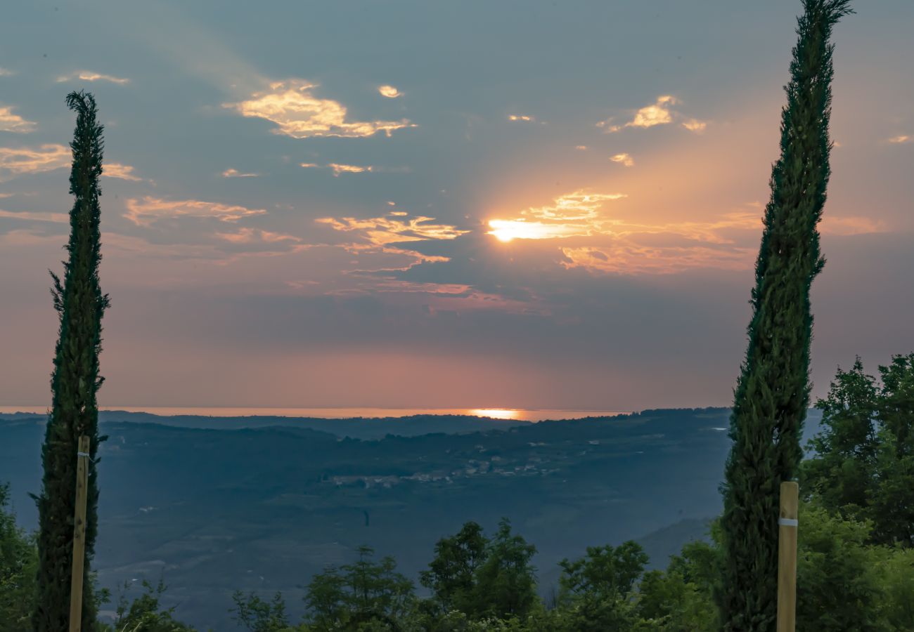 Villa a Kucibreg - Villa Paradiso in Central Istria for 11 people with large garden, sea view & wellness