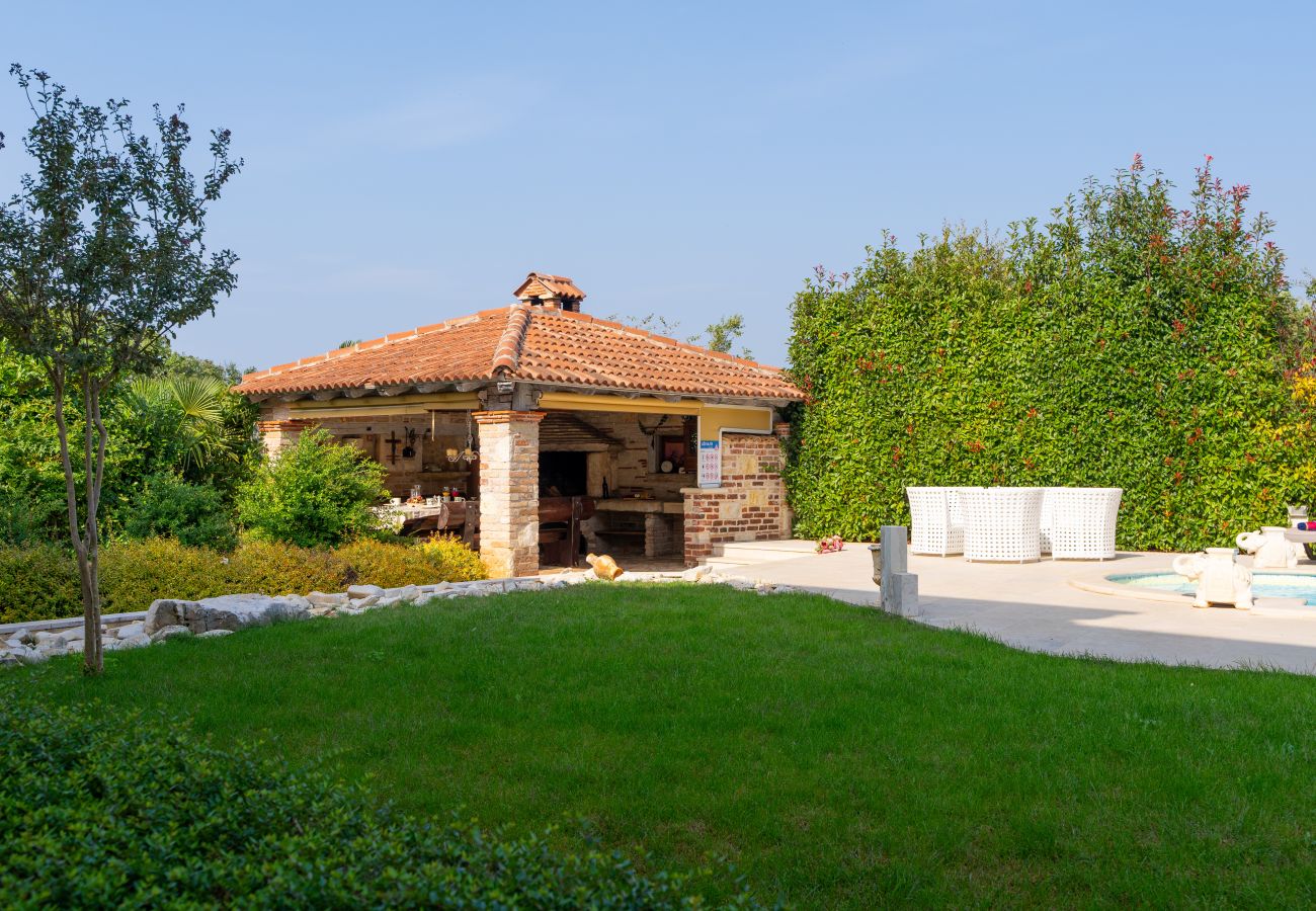 Villa a Porec - Villa Duga in Poreč for 12 people with sea view & only 1,2 km from beach