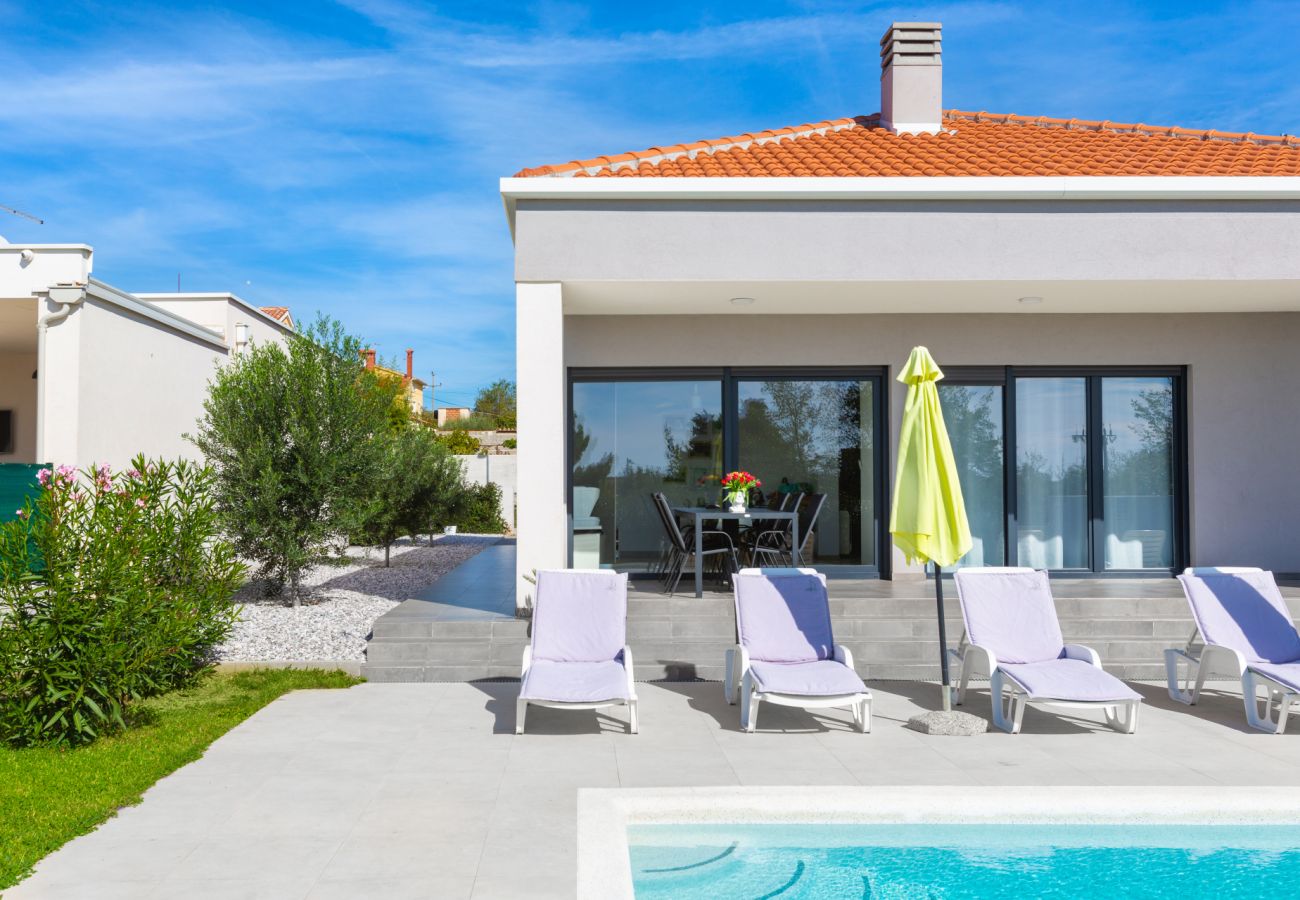 Villa a Pula - Villa Aria - family friendly in Pula for 6 people with private swimming pool 