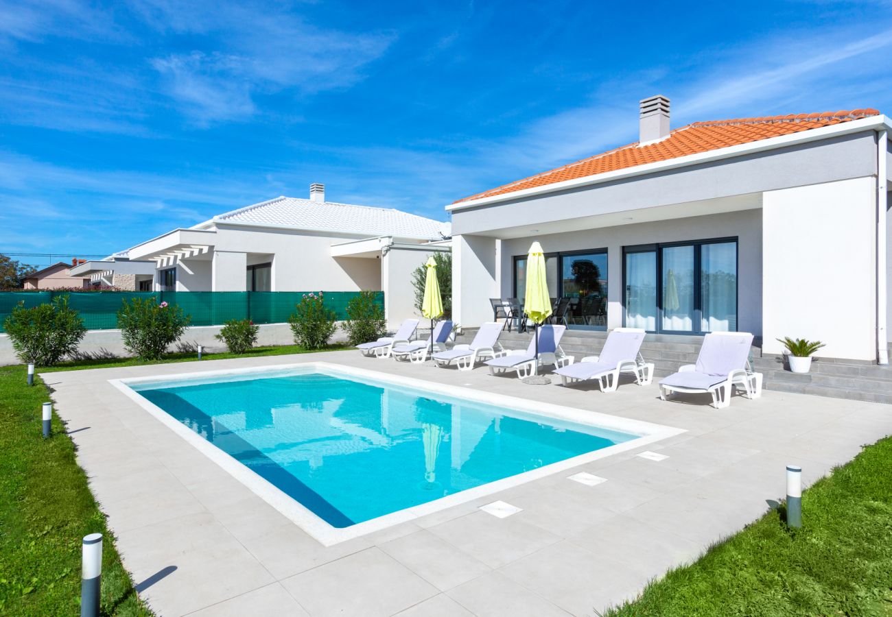 Villa a Pula - Villa Aria - family friendly in Pula for 6 people with private swimming pool 