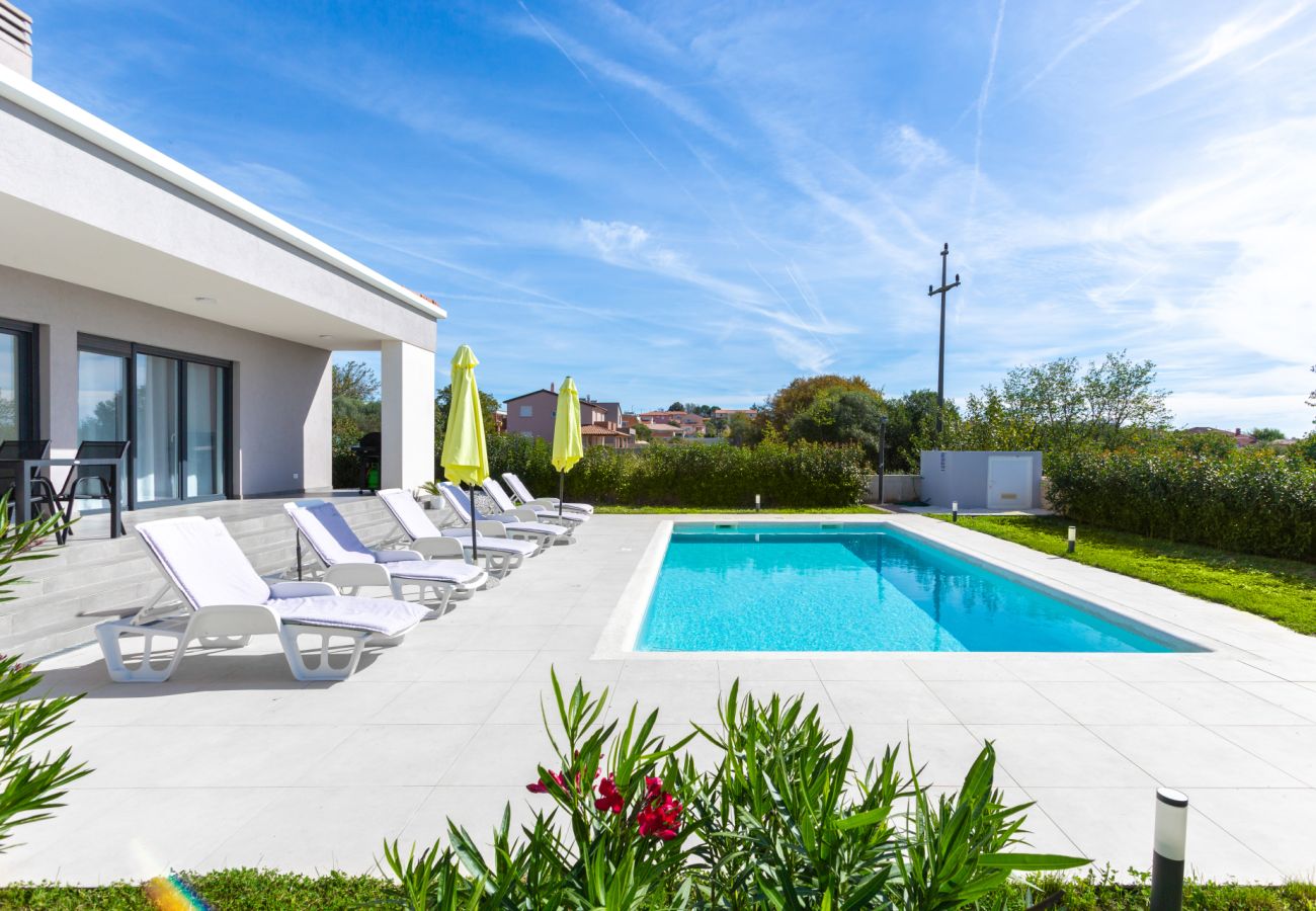 Villa a Pula - Villa Aria - family friendly in Pula for 6 people with private swimming pool 