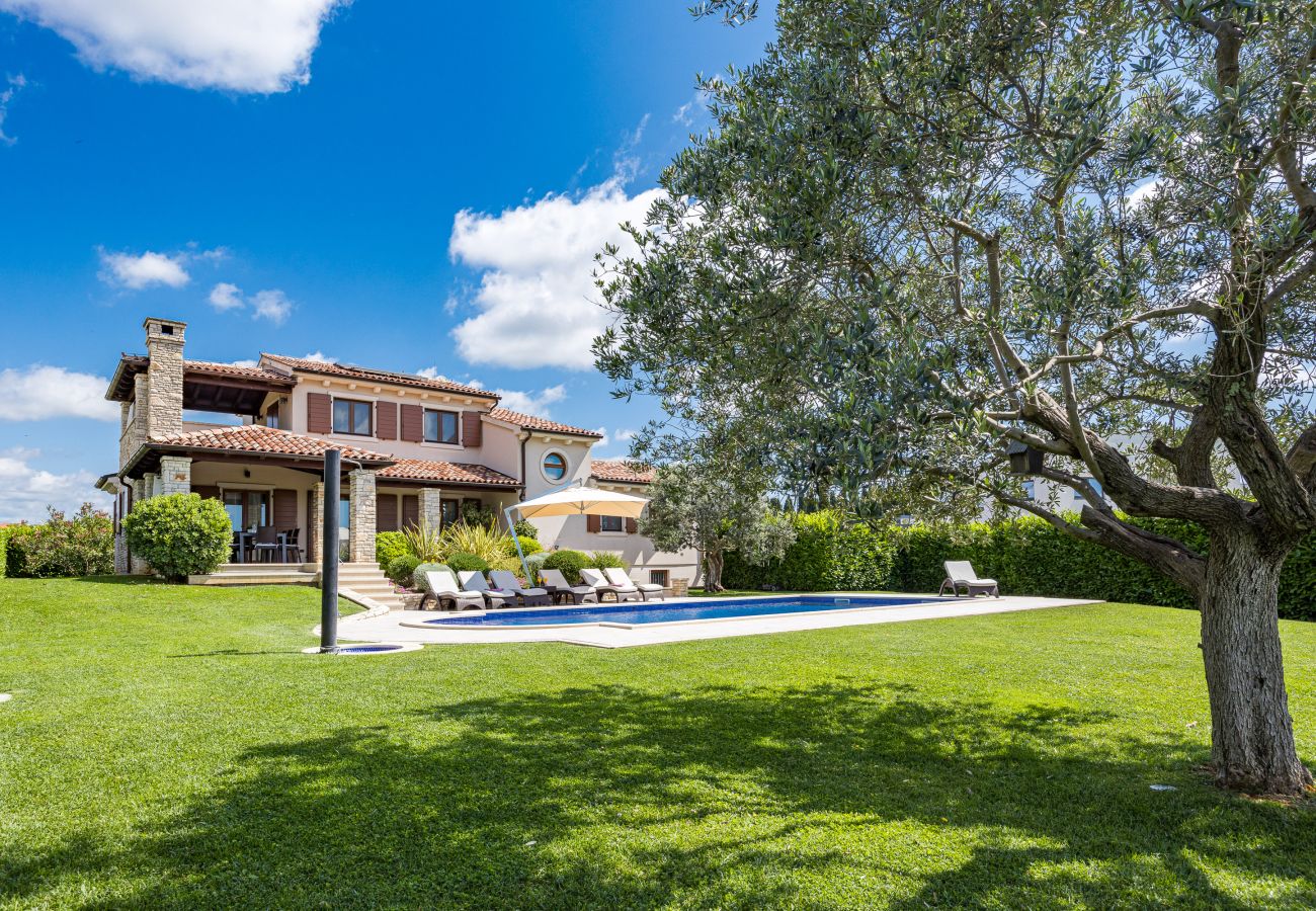 Villa a Galižana - Villa De Flora with salt water pool & sea view near Fažana