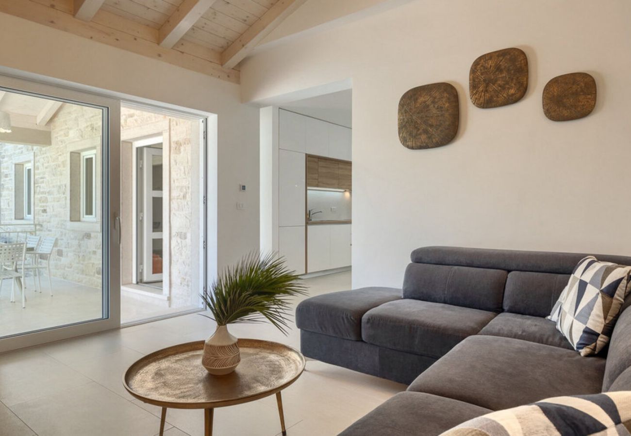 Villa a Brtonigla - Villa Leon for 8 people with private pool & pet friendly near Novigrad