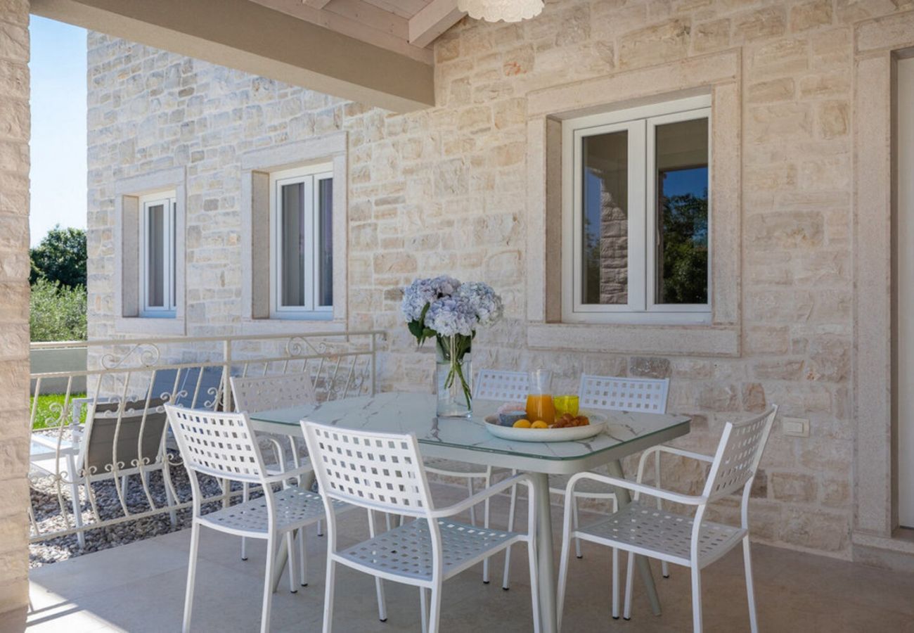 Villa a Brtonigla - Villa Leon for 8 people with private pool & pet friendly near Novigrad