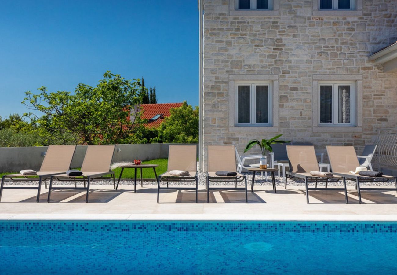 Villa a Brtonigla - Villa Leon for 8 people with private pool & pet friendly near Novigrad