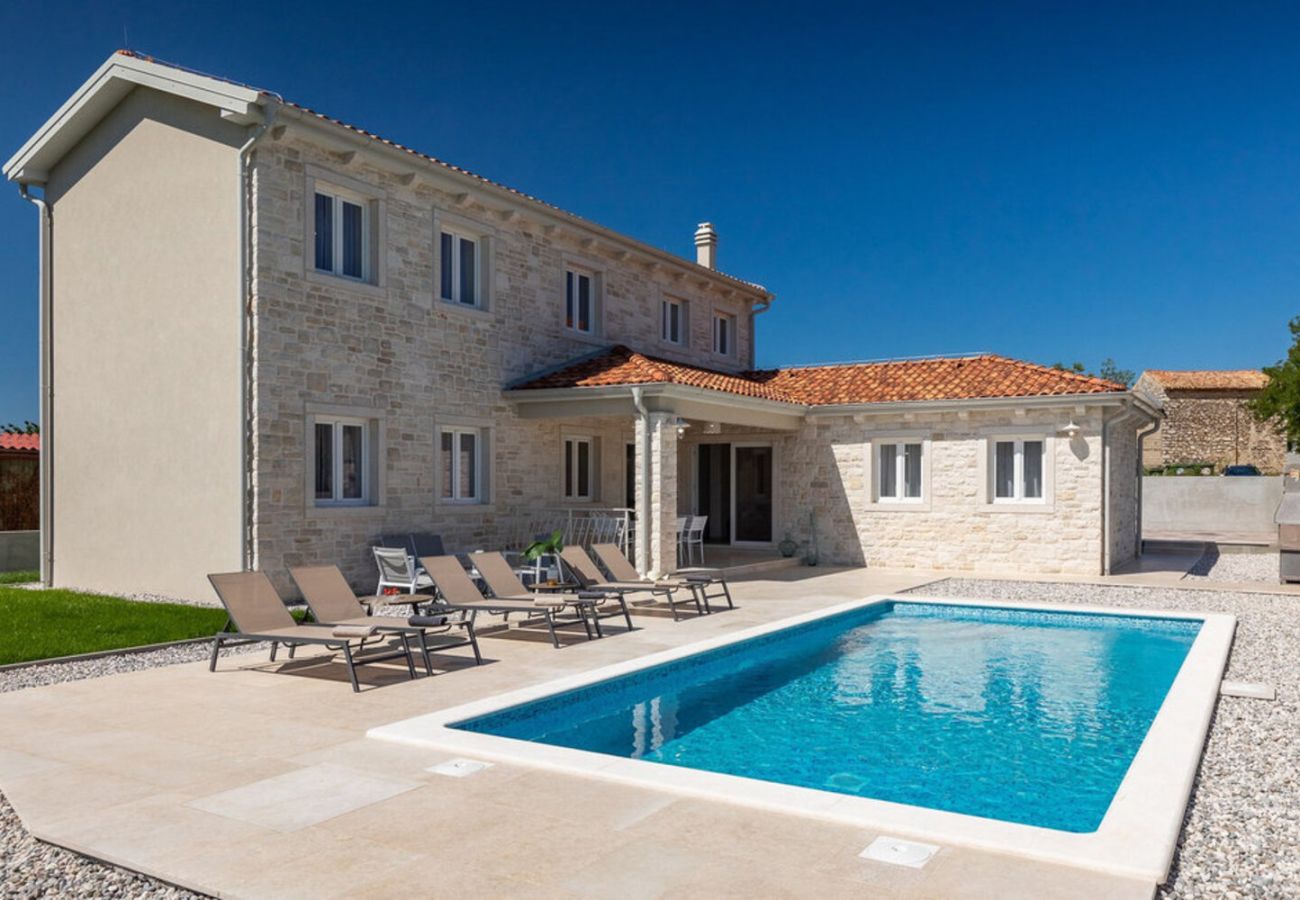 Villa a Brtonigla - Villa Leon for 8 people with private pool & pet friendly near Novigrad