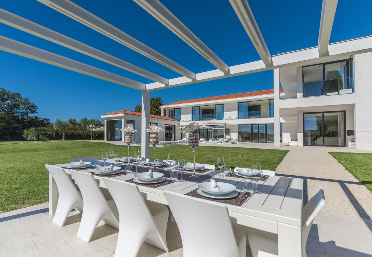 Villa a Vrsar - Villa La Reina for 10 people only 20 meters from the sea with sauna & heated pool near Poreč - Daily Housekeeping & Breakfast Service