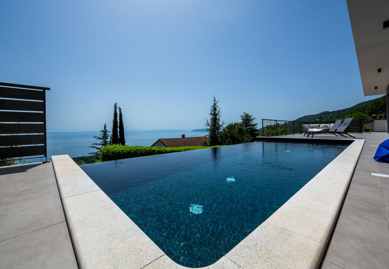 Villa a Opatija - Luxury Villa The View in Opatija for 12 people with incredible sea view & wellness