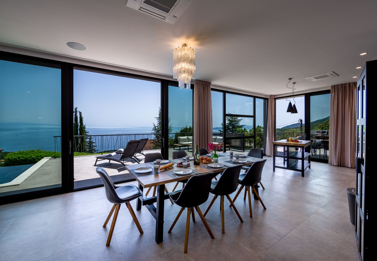 Villa a Opatija - Luxury Villa The View in Opatija for 12 people with incredible sea view & wellness