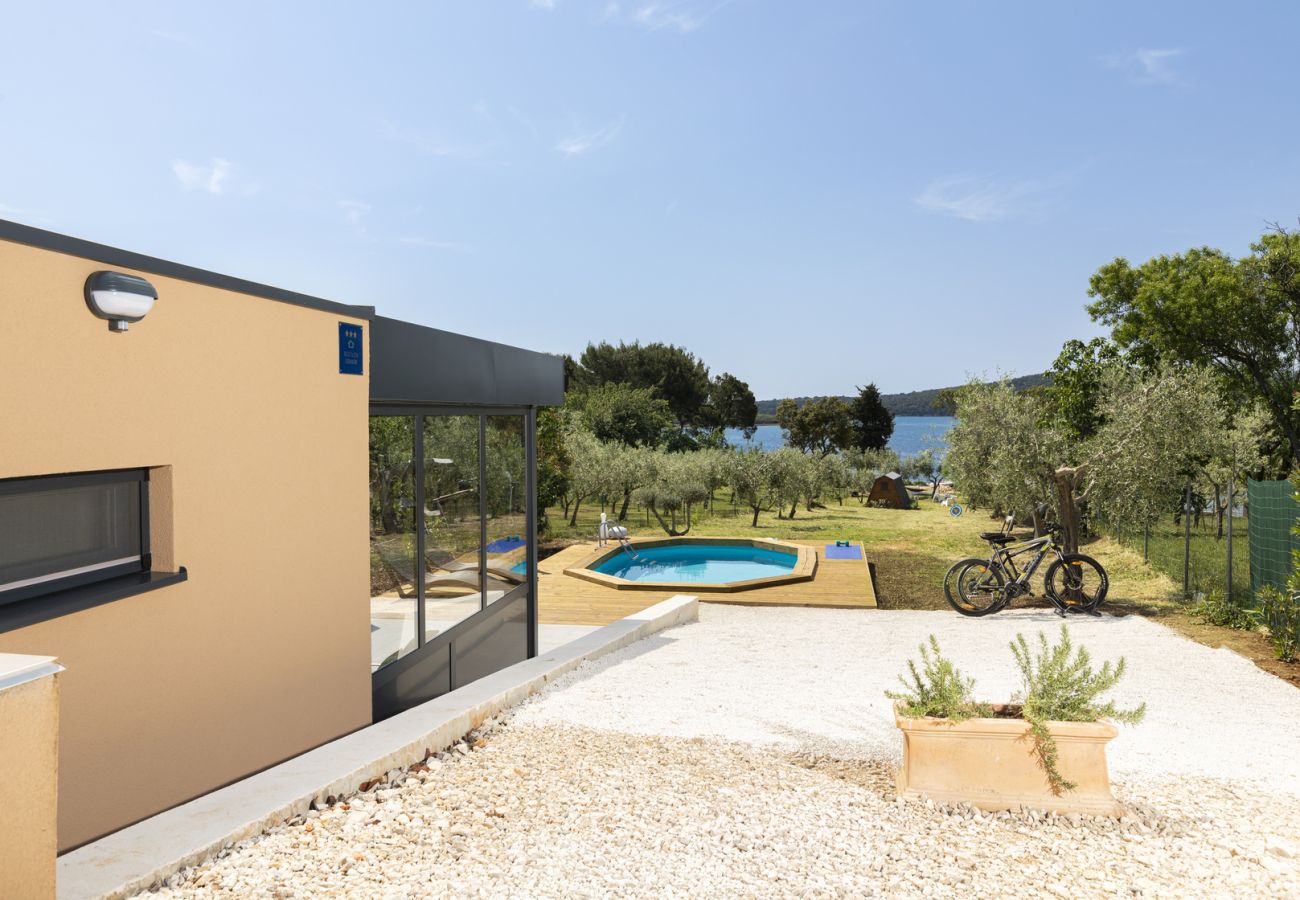 Villa a Pomer - Beach House Olive - ground floor house for 2 people with private beach near Medulin