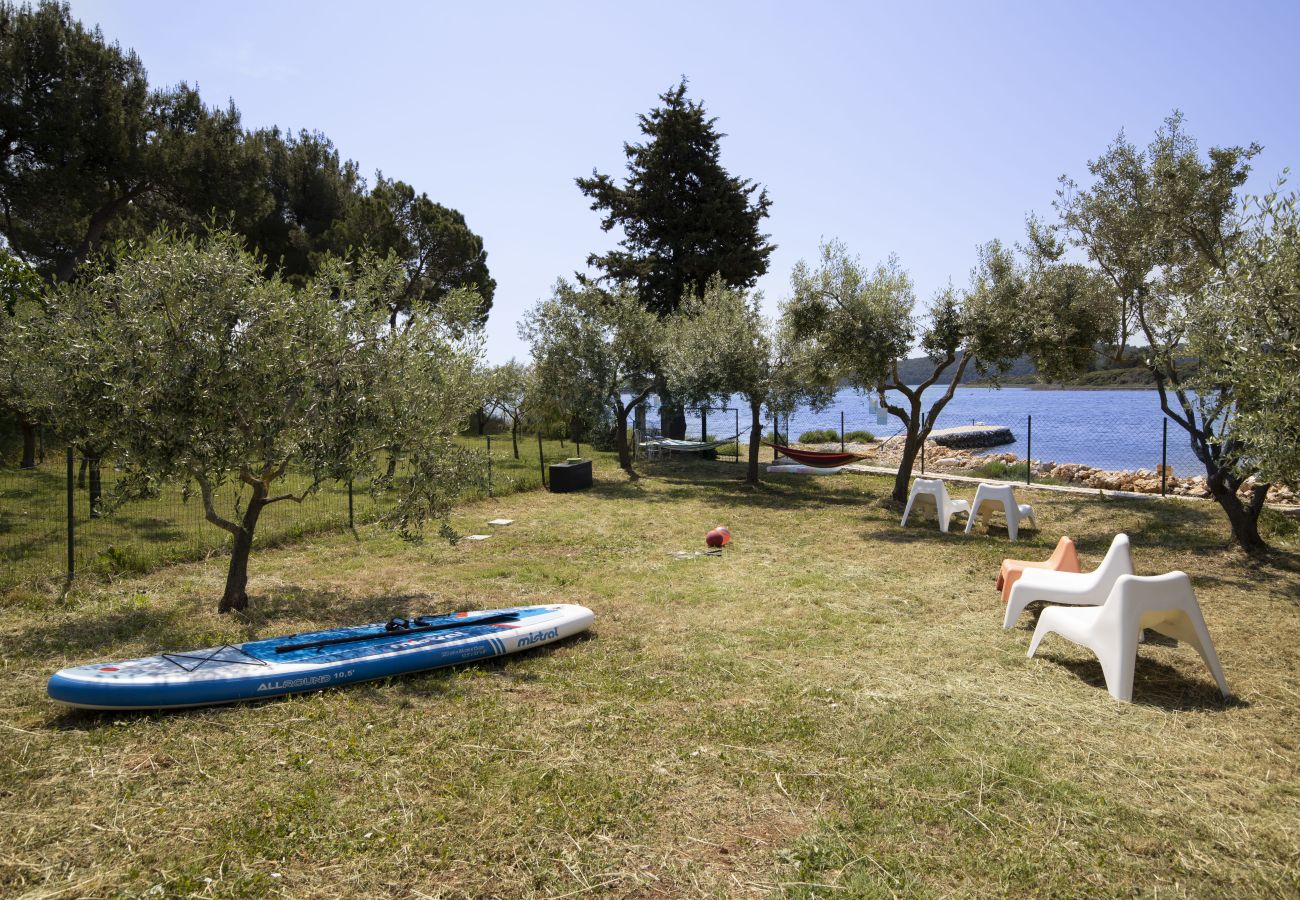 Villa a Pomer - Beach House Olive - ground floor house for 2 people with private beach near Medulin