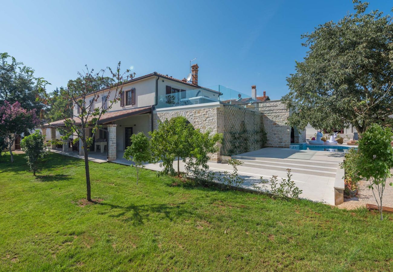 Villa a Brtonigla - Villa LV near Novigrad for 8 people spa & children playground only 1.5 km from beach