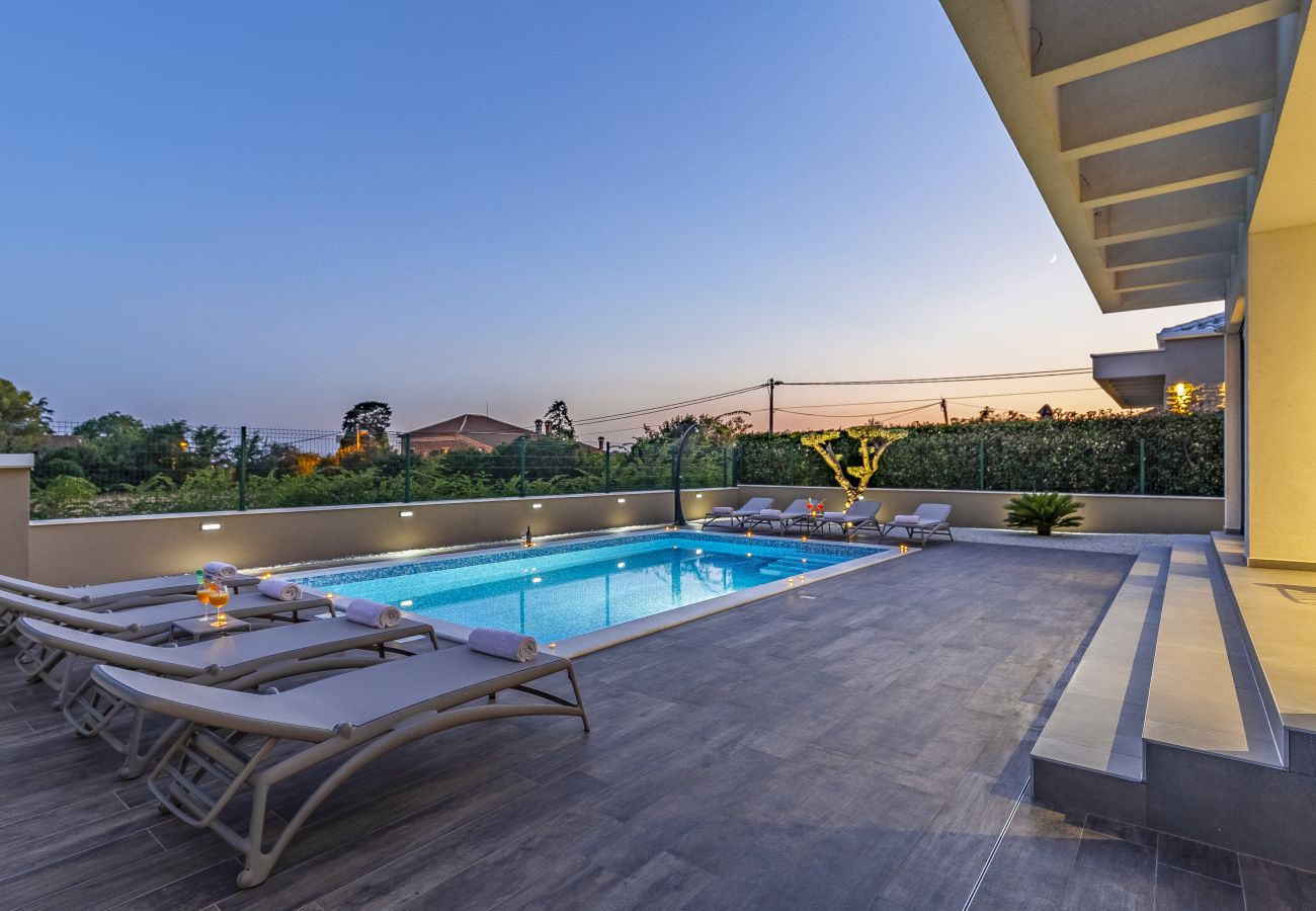 Villa a Pula - Villa Luna & Pia in Pula for 10 people with heated pool 