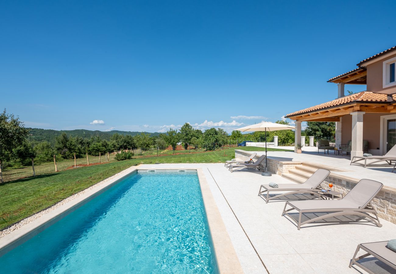 Villa a Pazin - Villa Vita Pazin in Central Istria for up to 8 people with private pool, playground & beautiful garden