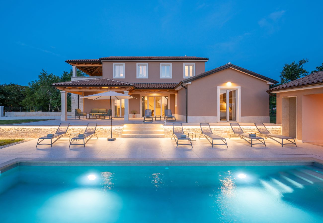 Villa a Pazin - Villa Vita Pazin in Central Istria for up to 8 people with private pool, playground & beautiful garden