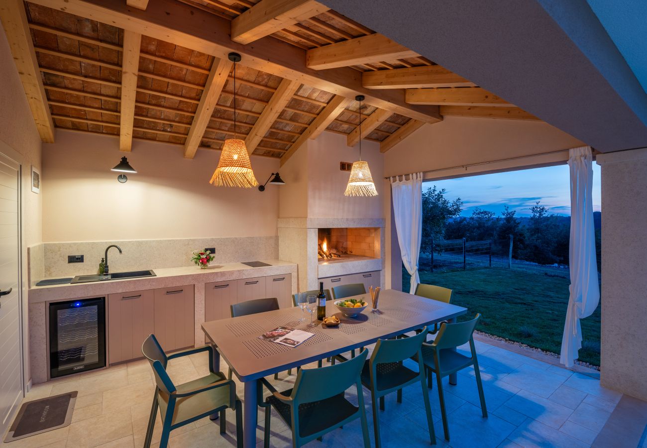 Villa a Pazin - Villa Vita Pazin in Central Istria for up to 8 people with private pool, playground & beautiful garden