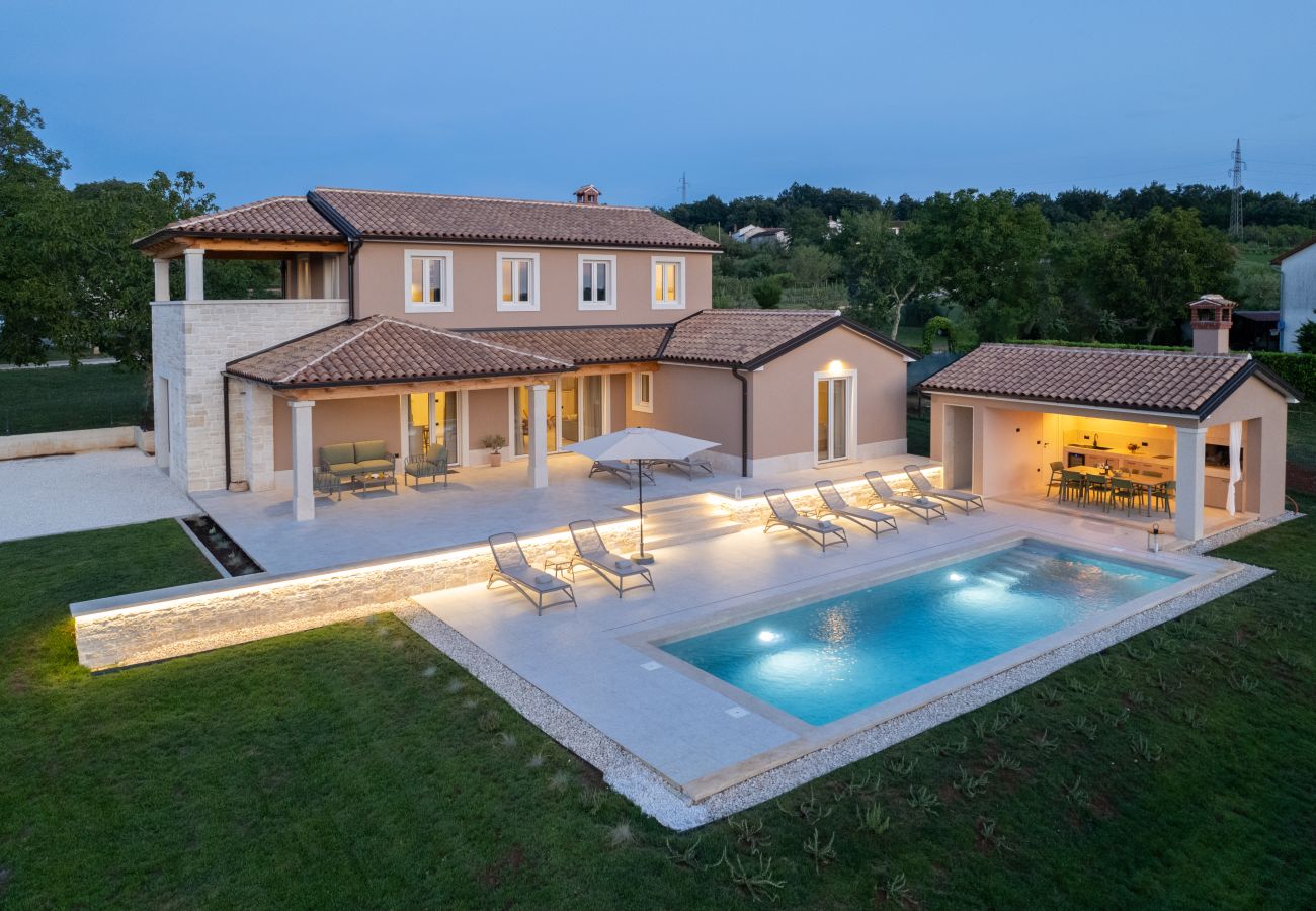 Villa a Pazin - Villa Vita Pazin in Central Istria for up to 8 people with private pool, playground & beautiful garden