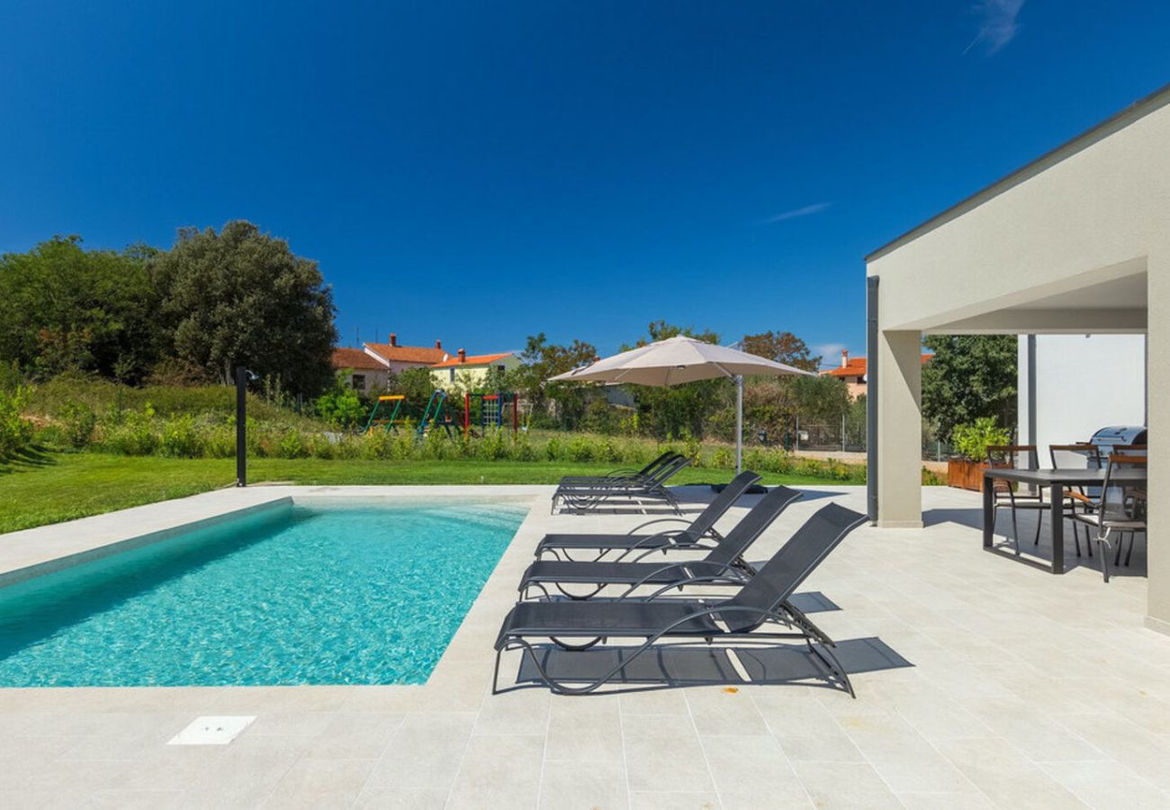 Villa a Vintijan - Villa Lia for 6 people near Pula with children playground and private pool