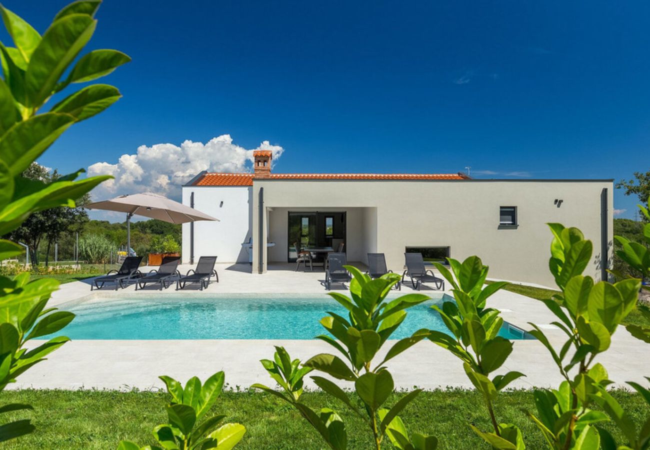 Villa a Vintijan - Villa Lia for 6 people near Pula with children playground and private pool