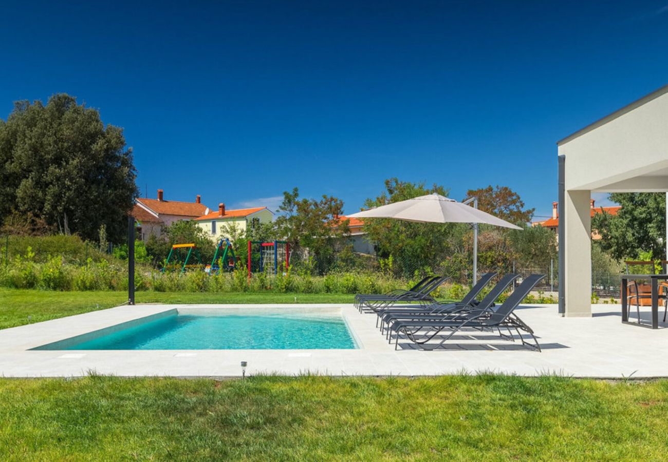 Villa a Vintijan - Villa Lia for 6 people near Pula with children playground and private pool