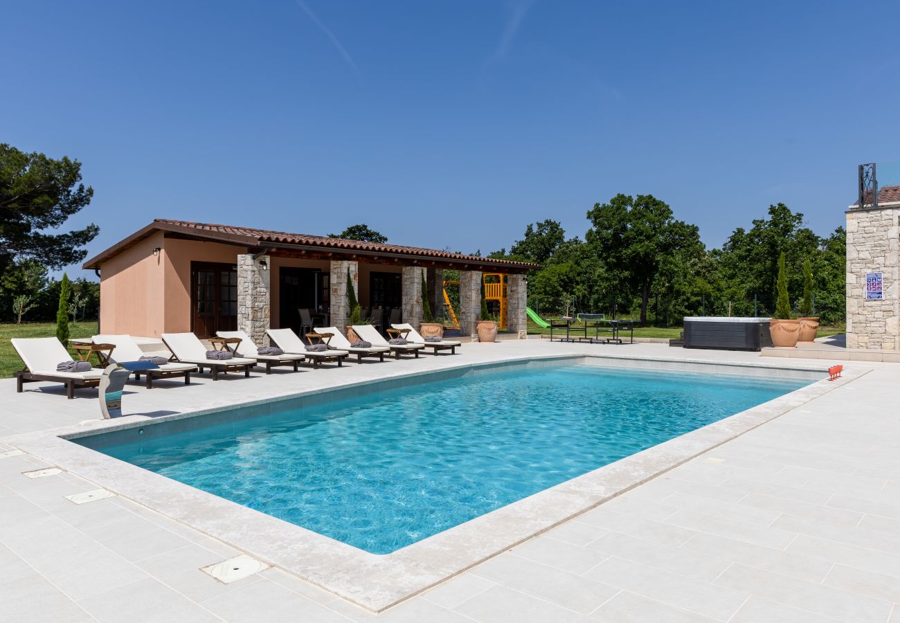 Villa a Hrboki - Villa Antea for 10 people near Labin - Rabac with heated pool 75 m2 - welness & large garden