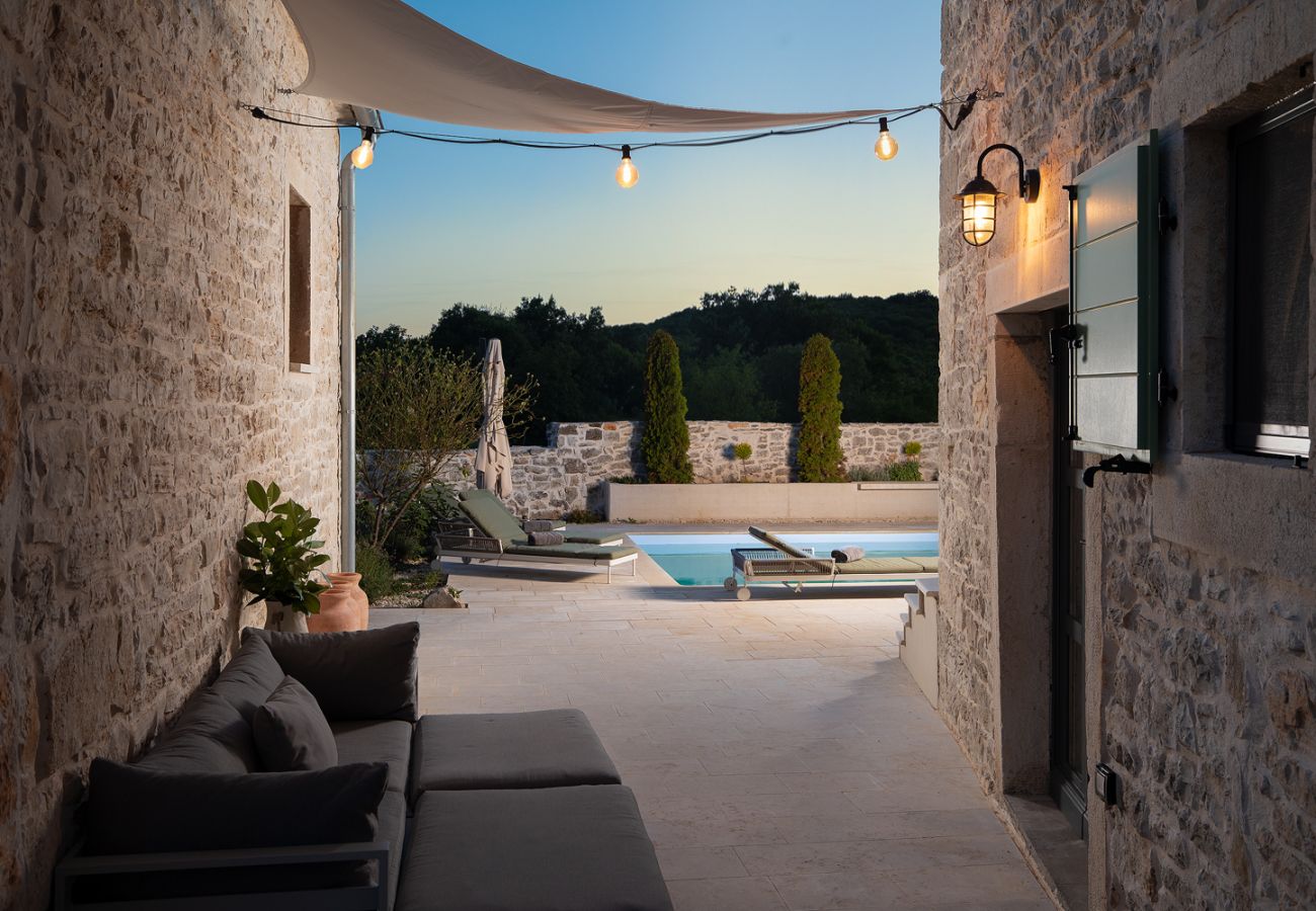 Villa a Bale - Villa Stanza Campitelli for up to 21 people in Central Istria with private pool and pet friendly