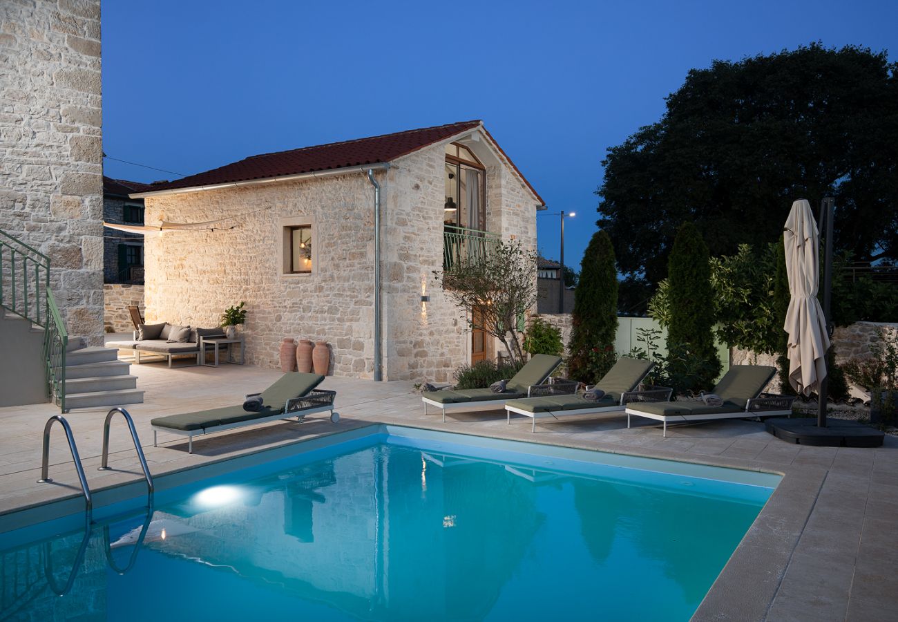 Villa a Bale - Villa Stanza Campitelli for up to 21 people in Central Istria with private pool and pet friendly