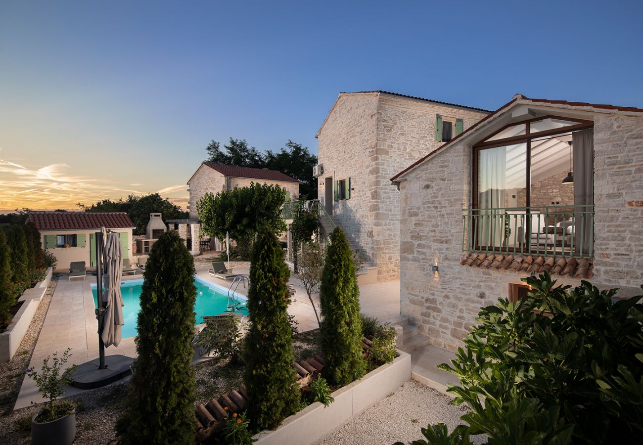 Villa a Bale - Villa Stanza Campitelli for up to 21 people in Central Istria with private pool and pet friendly