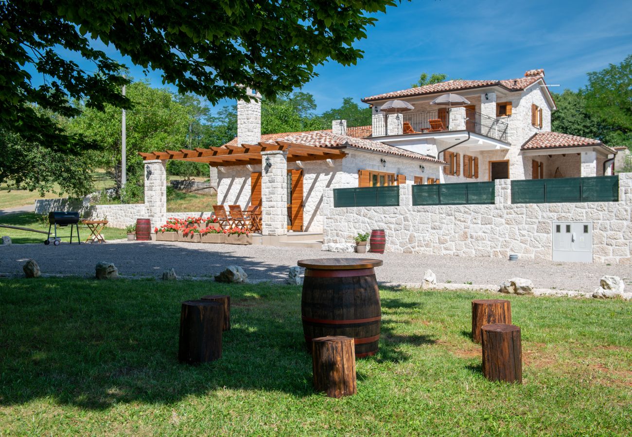 Villa a Šumber - Villa Histra for 7 people in Central Istria - stone house with private pool & playground